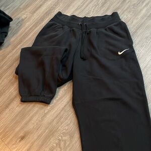 Women’s Cuffed Sweatpants